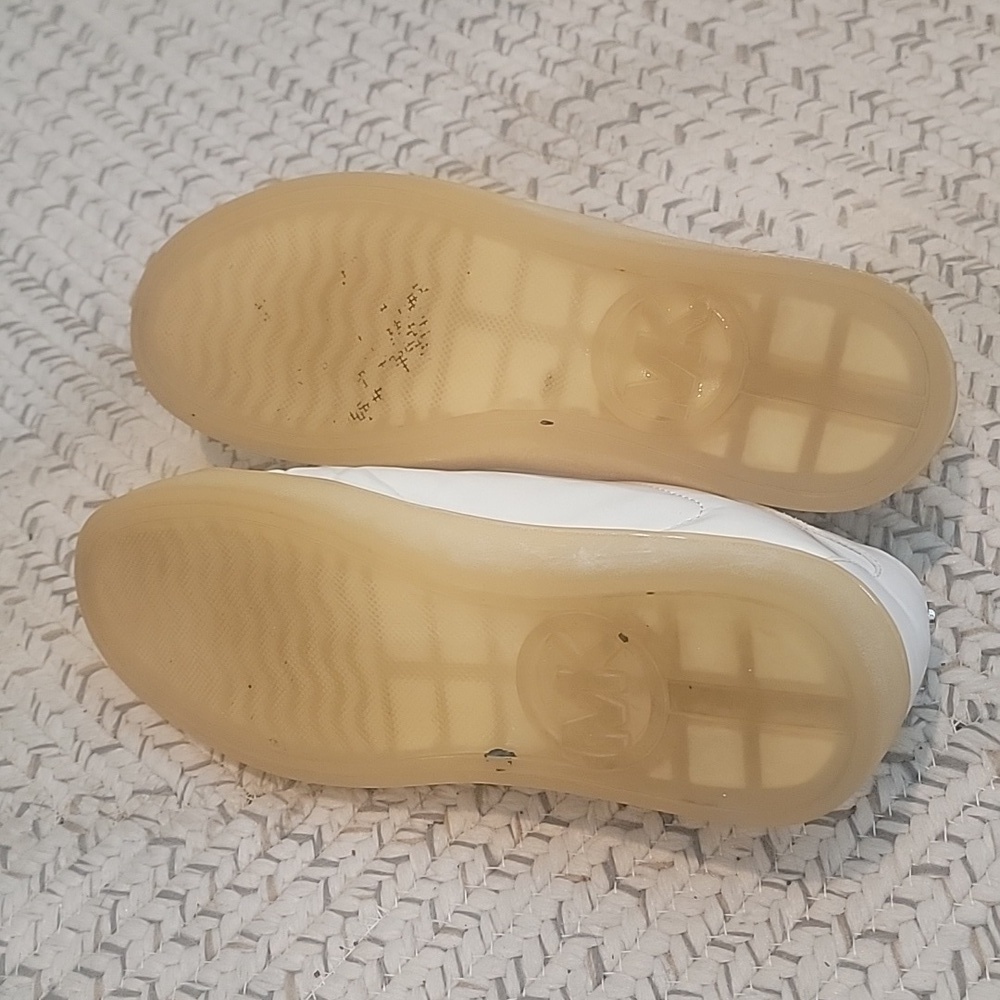 Michael Kors MK CRAIG Optic White Patent Athletic Sneakers Shoes Flats 7 M - Picture 3 of 3
